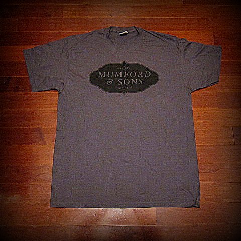 MUMFORD & SONS‏ -Plaque Logo - Tour 2010 - Two Sided Printed  T-Shirt